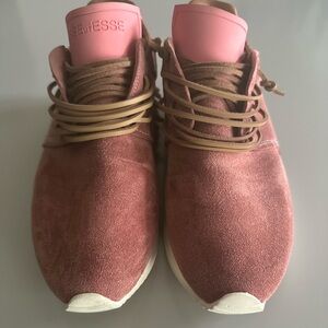 Pink suede Esse Esse shoes